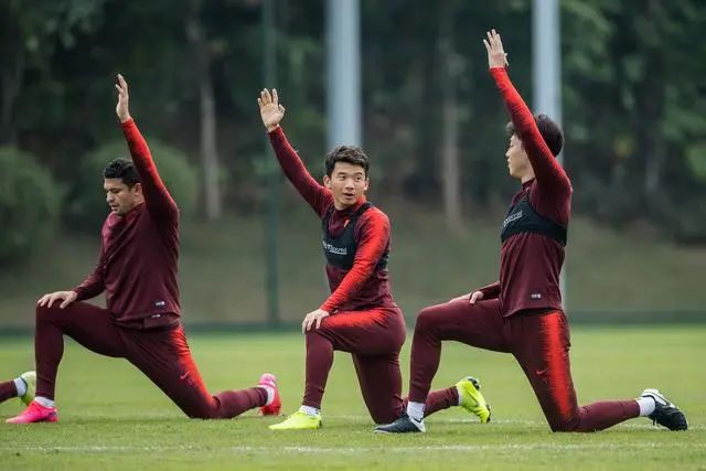 中国足球距离第二次站在世界杯的赛场上已经越来越近了