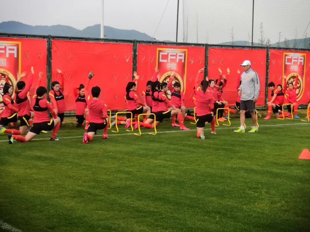 王霜等三人结束隔离观察与正在苏州集训的国家女足开始合练